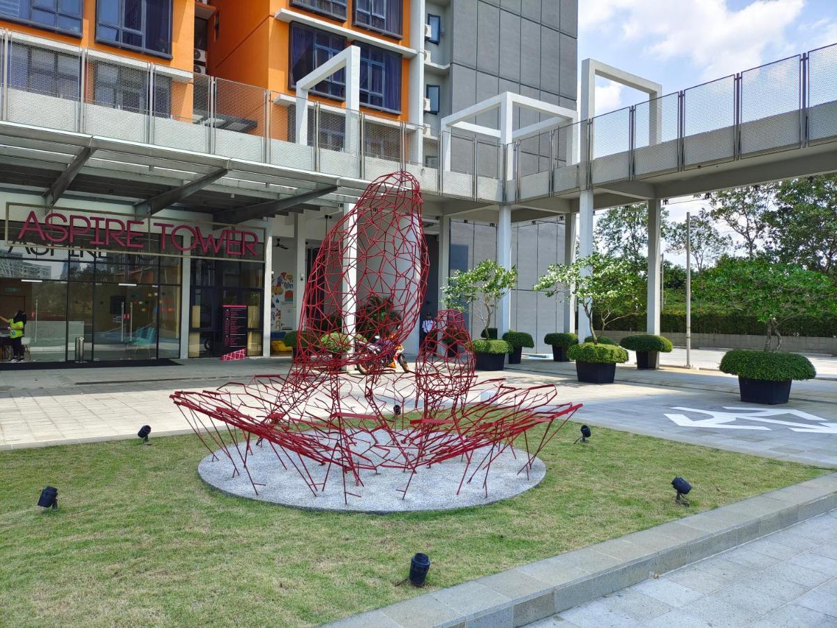 Kanvas Soho Cyberjaya/netflix/gym/jacuzzi/klia Apartment