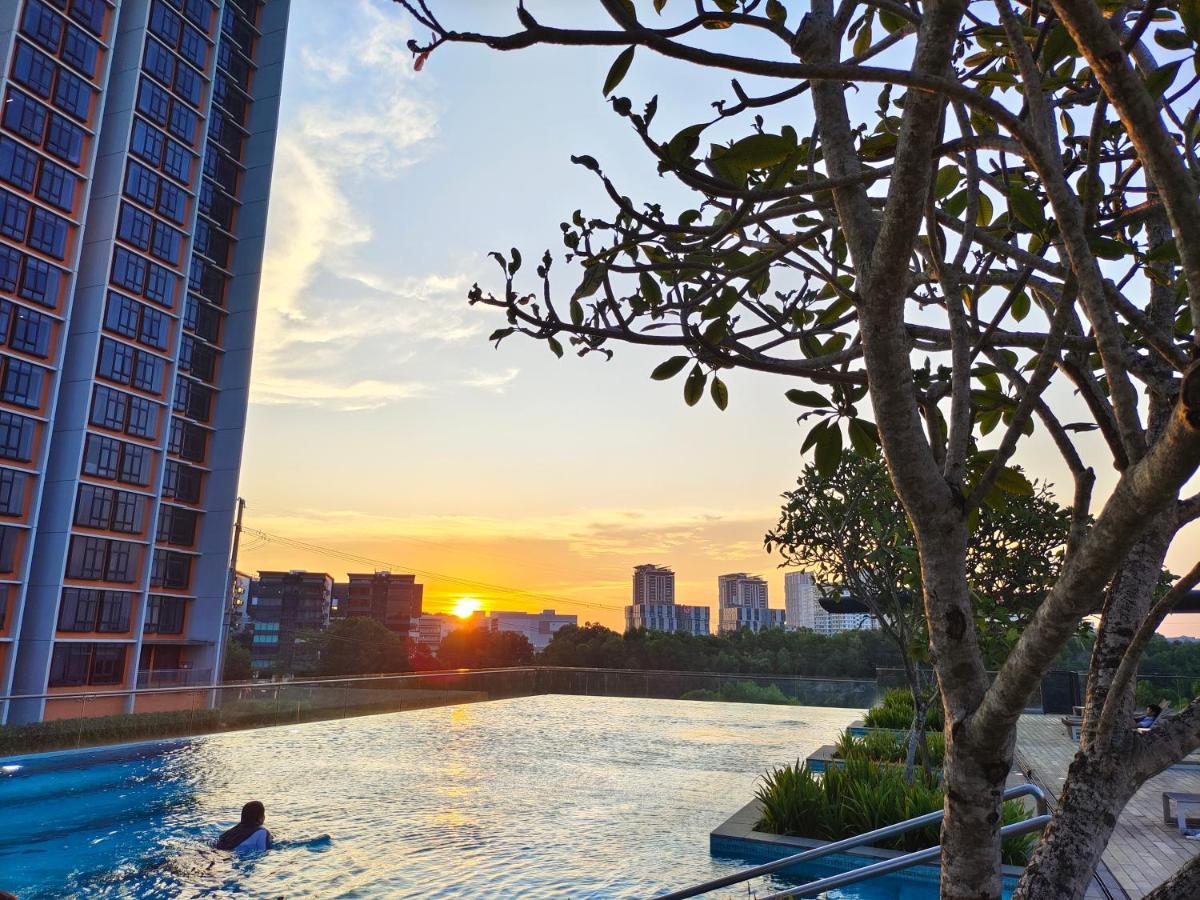 Kanvas Soho Cyberjaya/netflix/gym/jacuzzi/klia Apartment Cyberjaya